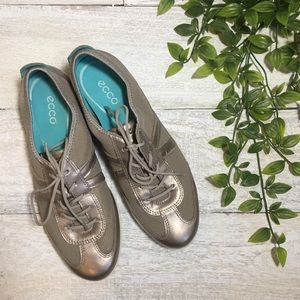 Women’s Ecco Lace up tennis shoes, walking shoes